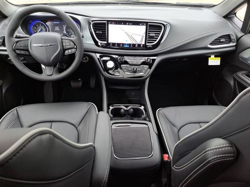 New 2026 Chrysler Pacifica Limited w/ S Appearance Package FWD image 13