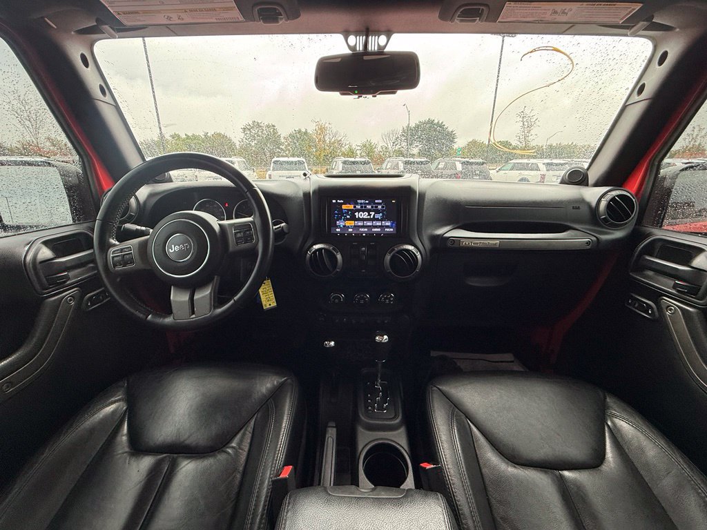 Used 2013 Jeep Wrangler Unlimited Sahara AWD/4WD image 28