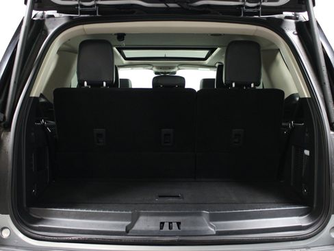 Used 2024 Ford Expedition XLT image 15