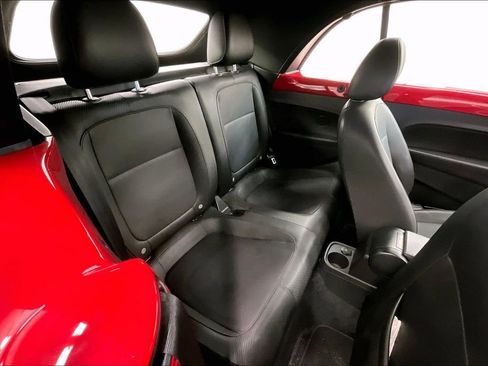 Used 2018 Volkswagen Beetle 2.0T S w/ Style & Comfort Package FWD image 23