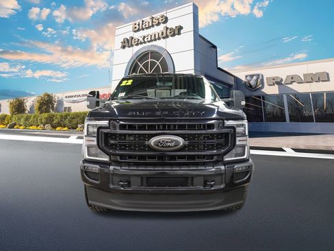 Used 2022 Ford F250 Lariat w/ Black Appearance Package image 11