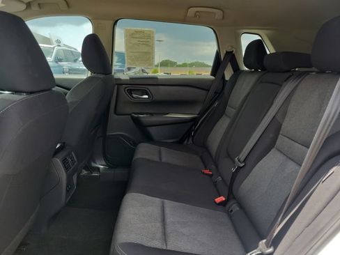 Used 2024 Nissan Rogue SV AWD/4WD image 8