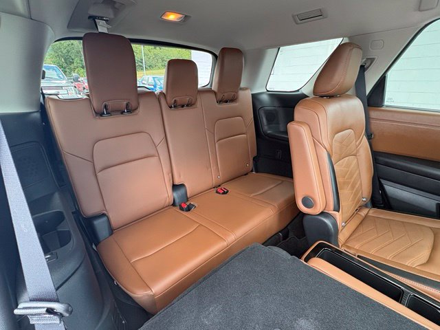 Used 2024 Nissan Pathfinder Platinum AWD/4WD image 34