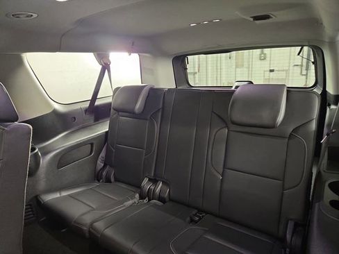 Used 2018 Chevrolet Suburban LT image 16