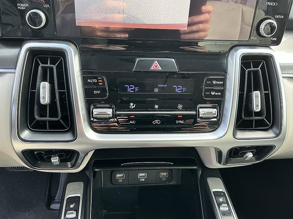 Used 2022 Kia Sorento S FWD image 19