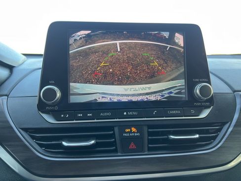 Used 2024 Nissan Altima 2.5 SV image 28