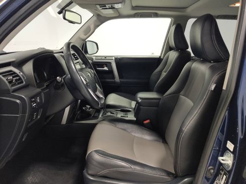 Used 2018 Toyota 4Runner SR5 Premium image 17