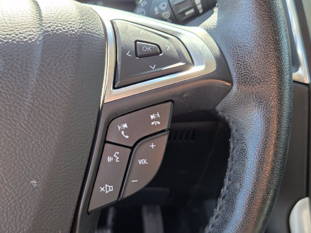 Used 2019 Ford Edge Titanium FWD image 21