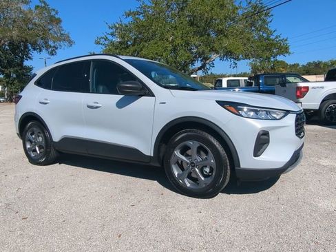 New 2026 Ford Escape ST-Line w/ Tech Pack #1 image 2