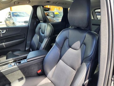 Used 2019 Volvo XC60 T5 Momentum w/ Premium Package AWD/4WD image 15
