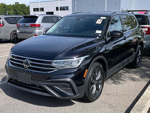 Used 2022 Volkswagen Tiguan SE AWD/4WD image 3
