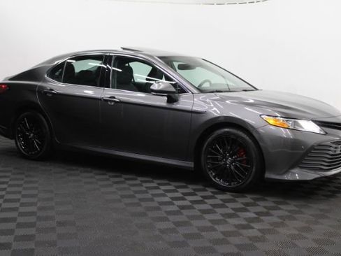 Used 2019 Toyota Camry XLE image 1