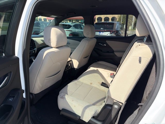 Used 2022 Chevrolet Traverse LS FWD image 13