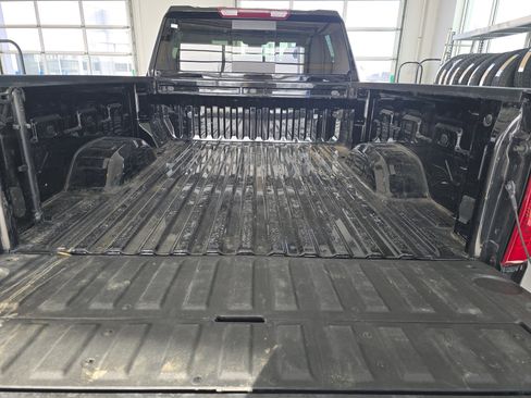 Used 2024 Chevrolet Silverado 2500 LT w/ Convenience Package image 28