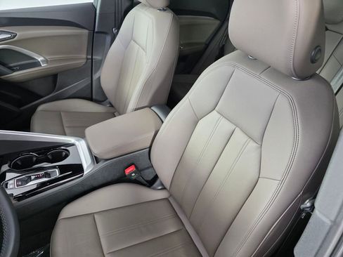 Used 2025 Audi Q5 2.0T Premium image 11