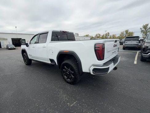 Used 2024 GMC Sierra 2500 AT4 w/ AT4 Premium Plus Package AWD/4WD image 6