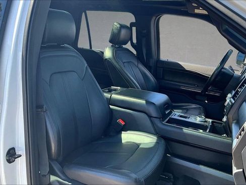 Used 2018 Ford Expedition Limited w/ Equipment Group 302A RWD image 33