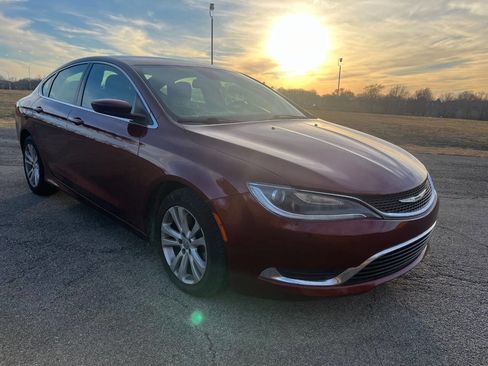 Used 2016 Chrysler 200 Limited w/ Convenience Group image 3
