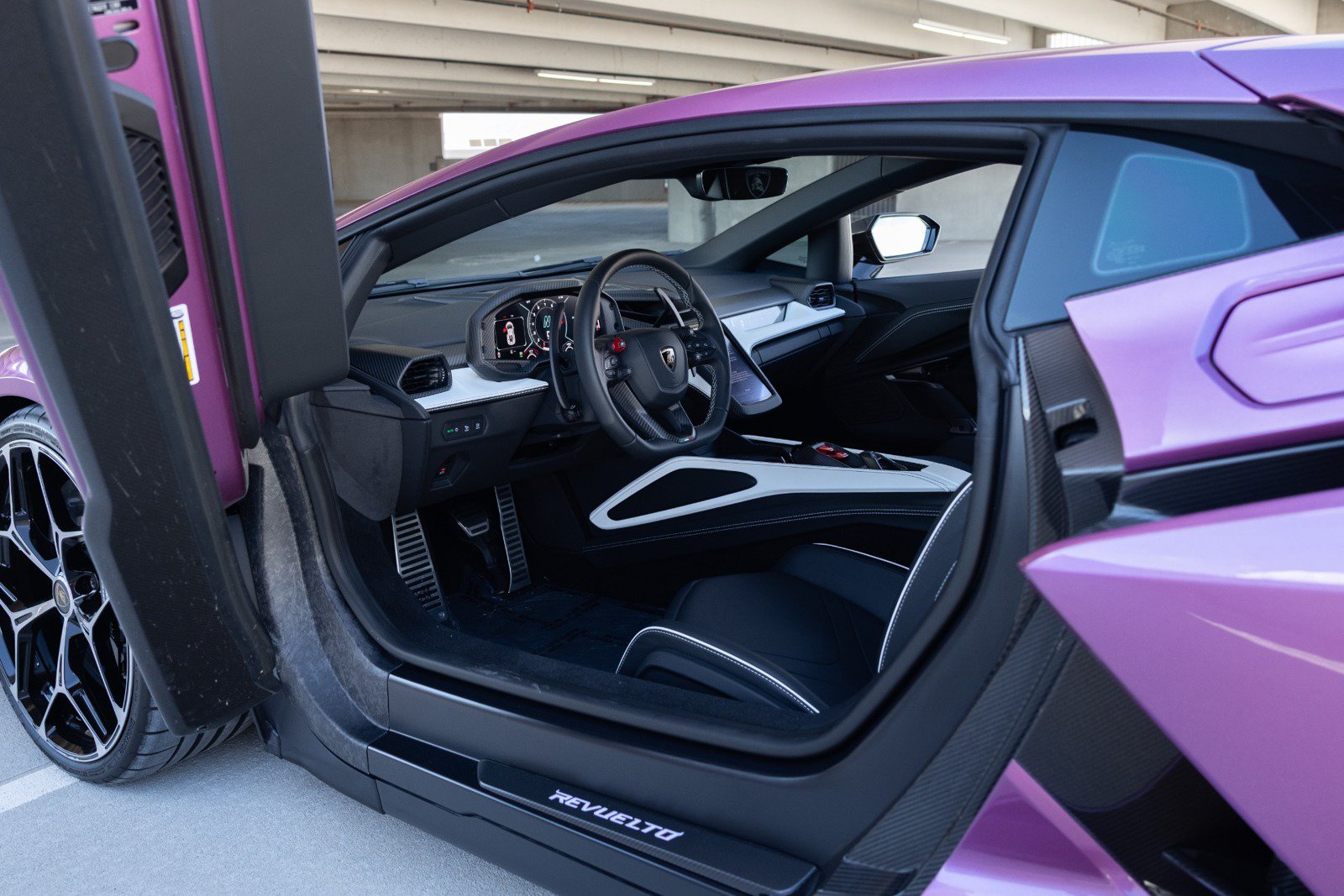 Used 2026 Lamborghini Revuelto AWD/4WD image 3