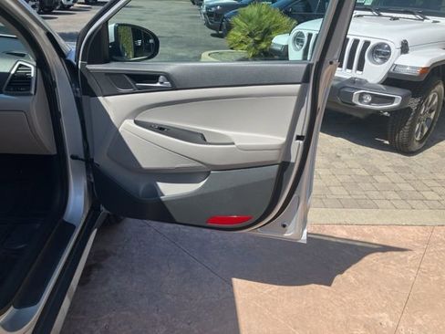 Used 2017 Hyundai Tucson SE image 19