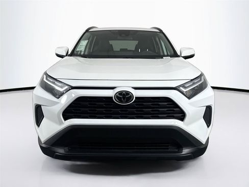 Certified 2025 Toyota RAV4 XLE FWD image 8