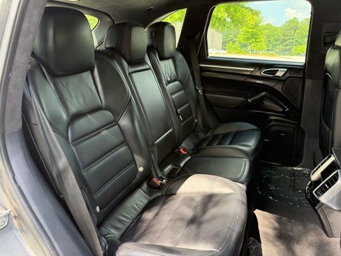 Used 2016 Porsche Cayenne Turbo AWD/4WD image 41