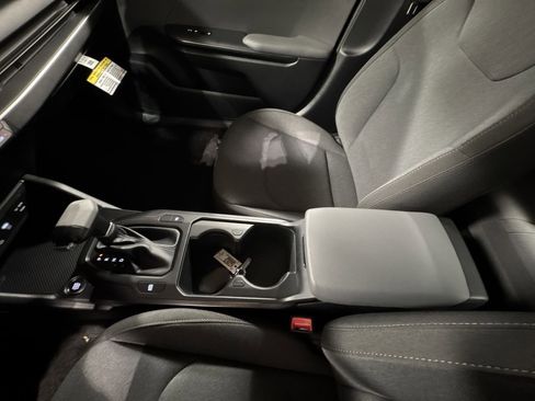 New 2025 Kia K4 LXS image 23