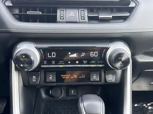 Used 2022 Toyota RAV4 XLE Premium AWD/4WD image 17