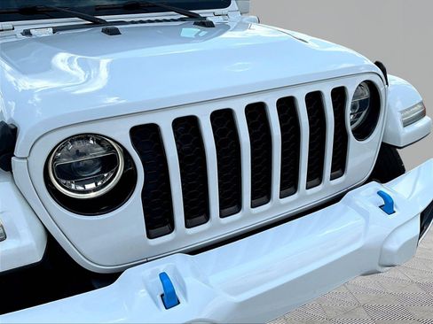 Used 2021 Jeep Wrangler Unlimited Sahara AWD/4WD image 33
