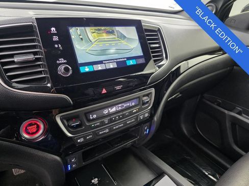 Used 2025 Honda Passport Black Edition image 23