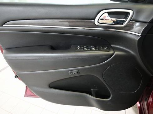 Used 2018 Jeep Grand Cherokee Overland AWD/4WD image 22