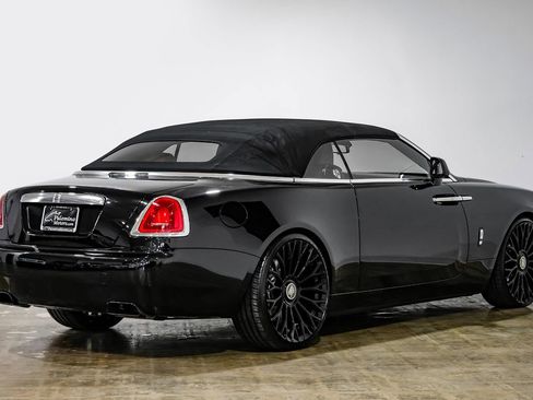 Used 2016 Rolls-Royce Dawn image 11