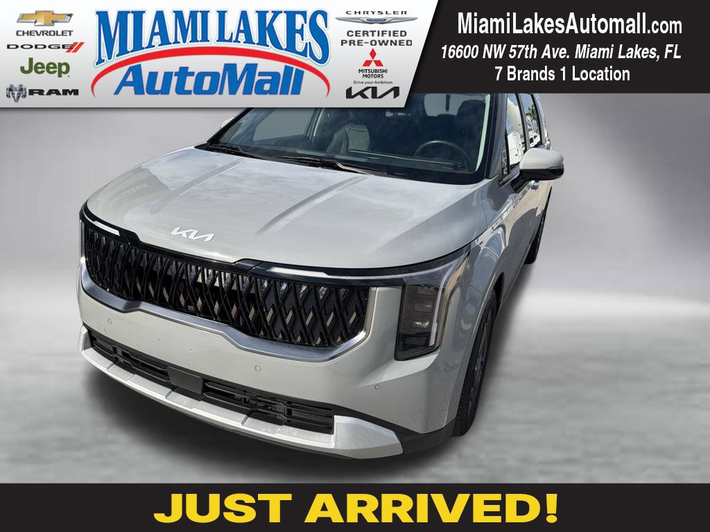 Used 2025 Kia Carnival EX FWD image 1
