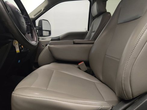 Used 2019 Ford F250 XL w/ Power Equipment Group RWD image 17