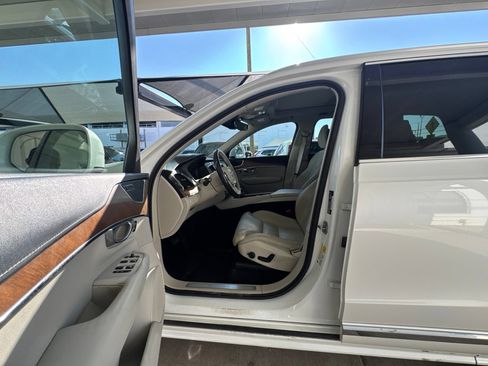 Used 2017 Volvo XC90 T6 Inscription w/ Vision Package AWD/4WD image 9