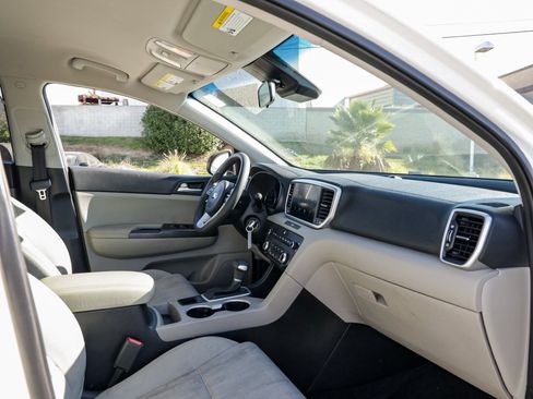 Used 2022 Kia Sportage LX image 20