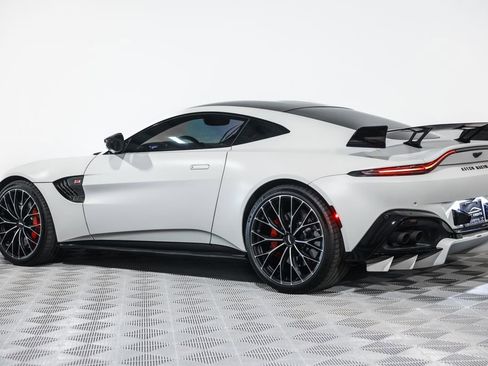 Used 2023 Aston Martin V8 Vantage Coupe RWD image 17