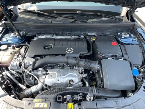 Used 2023 Mercedes-Benz GLB 250 4MATIC image 18