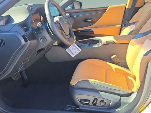 New 2025 Lexus ES 350 w/ Premium Package image 3