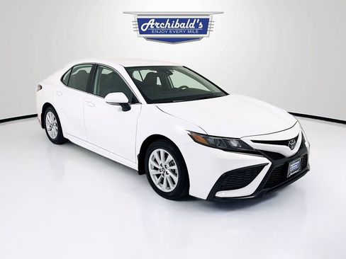 Used 2024 Toyota Camry SE FWD image 1