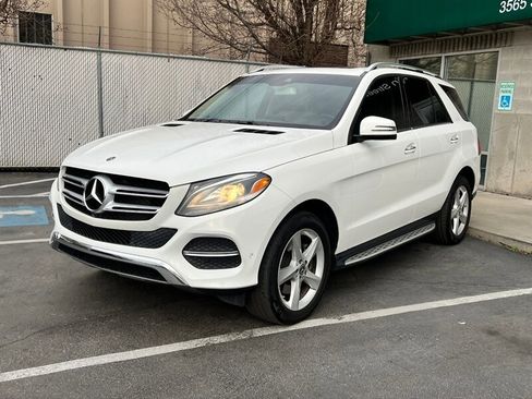 Used 2019 Mercedes-Benz GLE 400 4MATIC w/ Premium 1 Package image 3