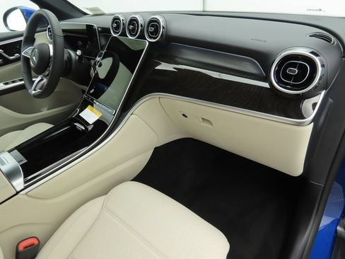 Certified 2026 Mercedes-Benz GLC 300 image 17