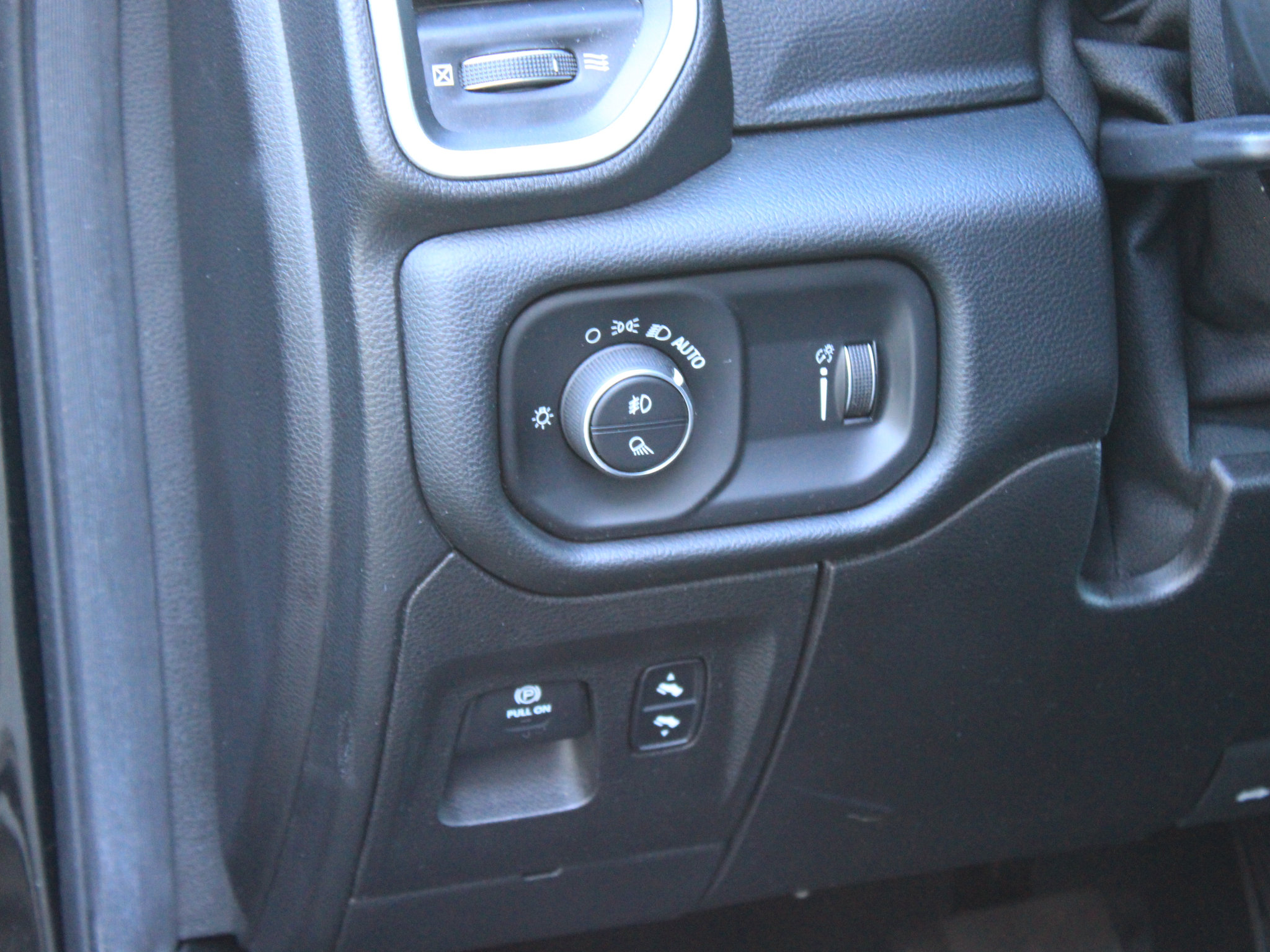 Used 2020 RAM 1500 Big Horn AWD/4WD image 15