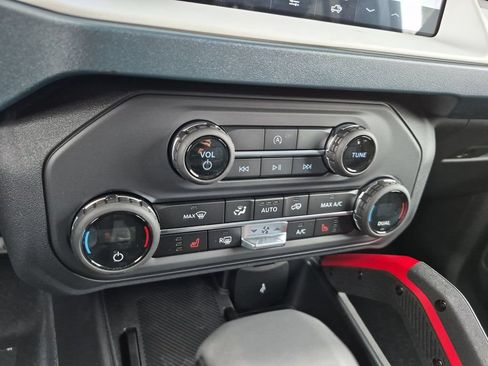 New 2026 Ford Bronco Heritage Edition AWD/4WD image 18