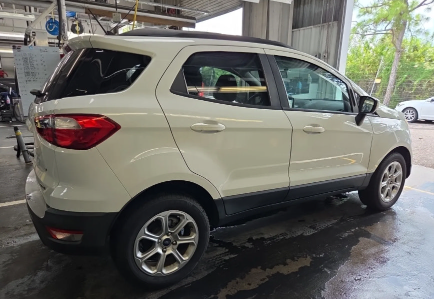 Used 2019 Ford EcoSport SE w/ SE Convenience Package FWD image 4
