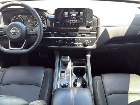 Used 2023 Nissan Pathfinder SL w/ SL Premium Package AWD/4WD image 7