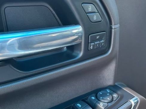 Used 2019 Chevrolet Silverado 1500 LTZ w/ LTZ Texas Edition AWD/4WD image 13