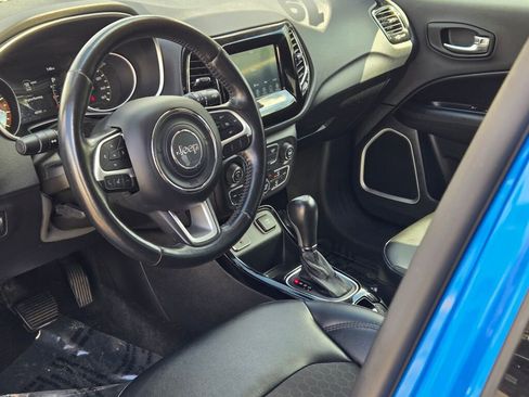 Used 2019 Jeep Compass Latitude FWD image 24
