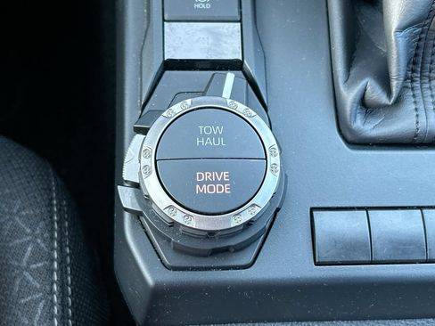 Certified 2025 Toyota 4Runner SR5 AWD/4WD image 33