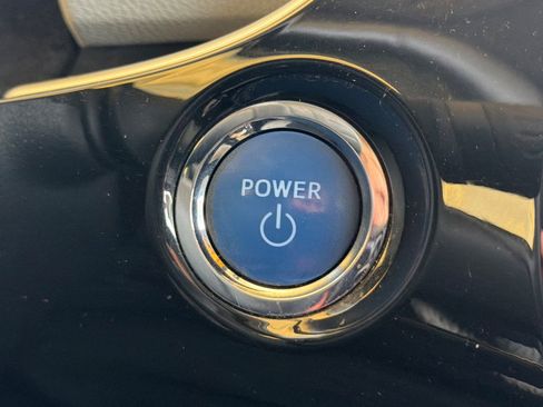 Used 2016 Toyota Prius Three image 27